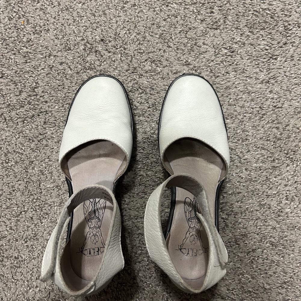 Fly London White Wedge, EU size 39